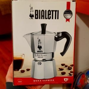New Bialetti 6 Cup Moka Pot